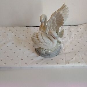 White Ceramic Swan Couple Decorative Figurine